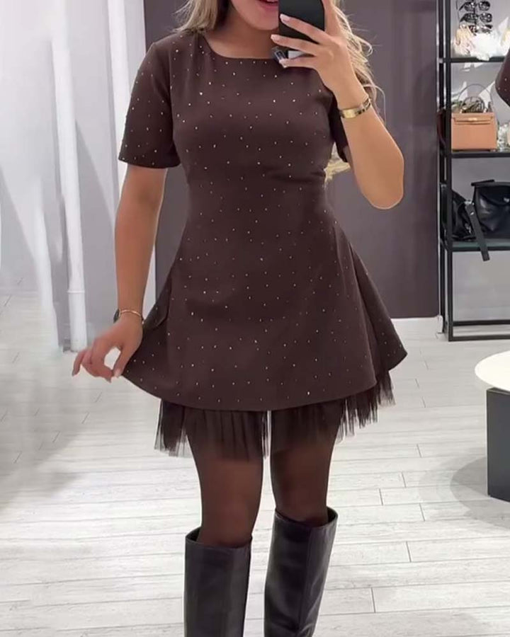 Przytula™ | Celestina — Elegancka Sukienka Mini z Subtelnym Połyskiem i Zwiewnym Tiulowym Wykończeniem