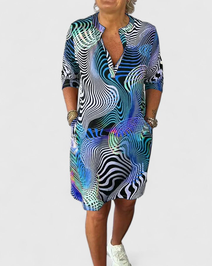 Przytula™ | Helinae  Stylowa Sukienka z Dekoltem w Kształcie V