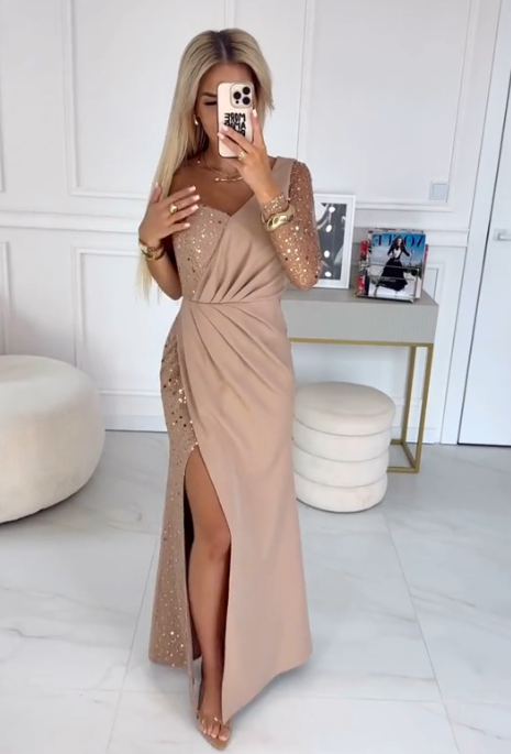 Przytula™ | Oriana — Elegancka Asymetryczna Suknia Maxi z Cekinami i Zmysłowym Rozcięciem