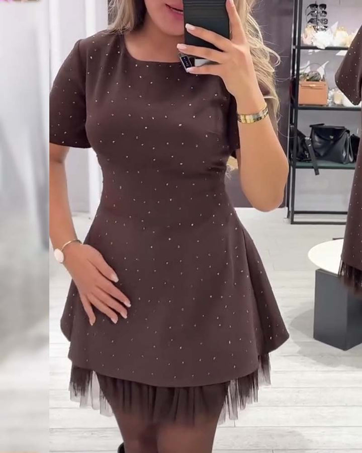 Przytula™ | Celestina — Elegancka Sukienka Mini z Subtelnym Połyskiem i Zwiewnym Tiulowym Wykończeniem